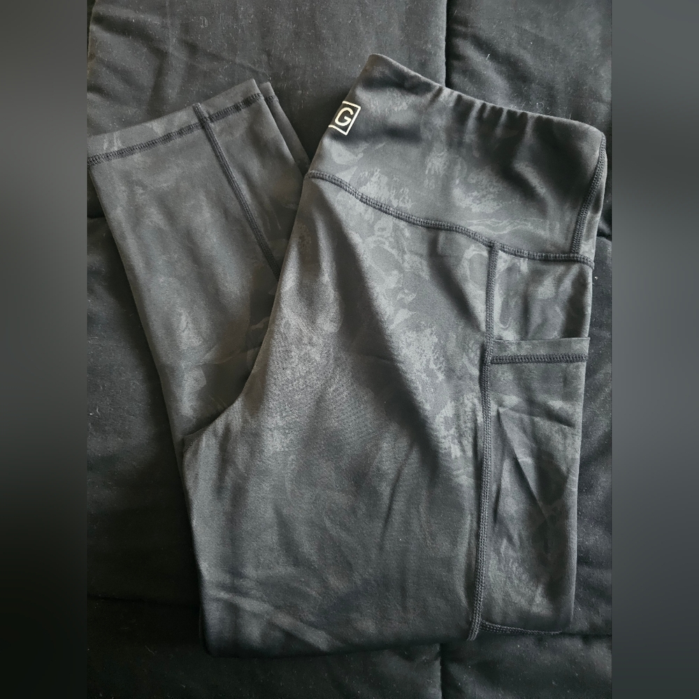 CVG OG Shadow Dinosaur Capri Leggings